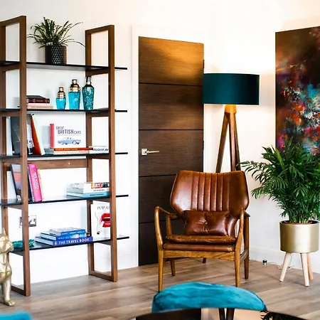 Cigar Factory Apartment